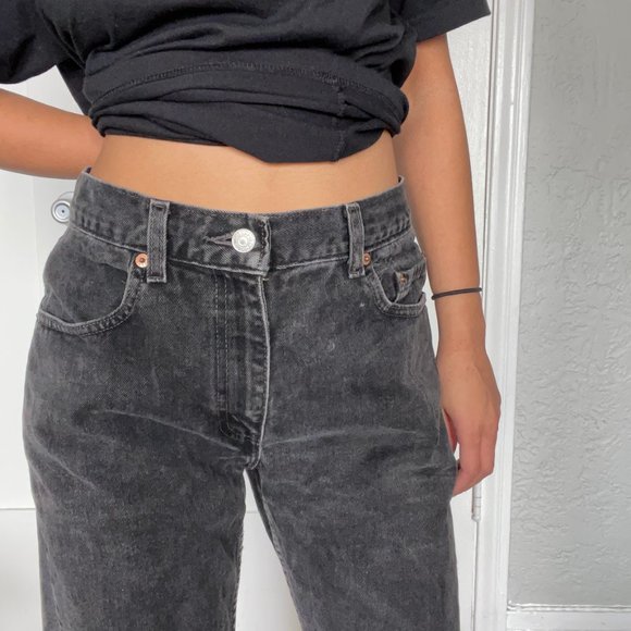 Levi's Vintage Black High Waist Mom Jeans Waist 30 Length 30 - Picture 7 of 15